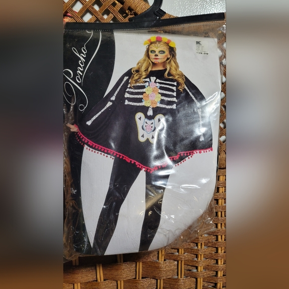 Halloween Poncho - Picture 1 of 5